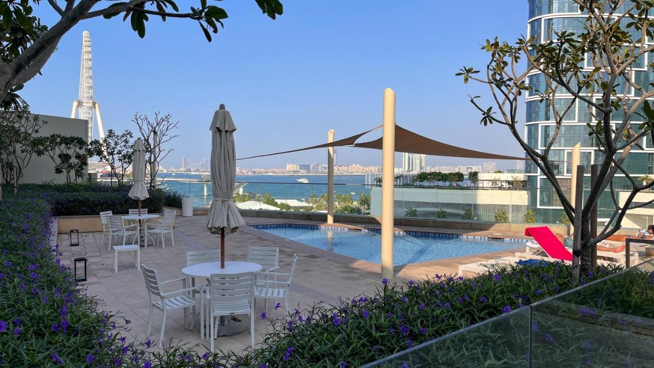 Waves Holiday Home - Waterfront Apartment With Breathtaking Sea Views Dubái Exterior foto